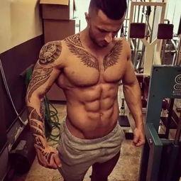 健身教练纹身吃瓜视频,吃瓜群众围观健身圈新潮流