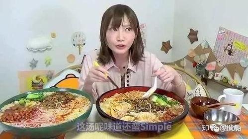 梁爽吃瓜螺蛳粉视频,趣味横生美食体验大揭秘