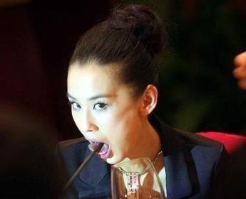 明星吃黑瓜视频,吃瓜视频背后的真实故事