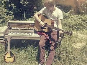 弹吉他的吃瓜视频