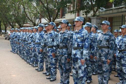 军训吃瓜视频合法吗,合法边界与网络伦理探讨