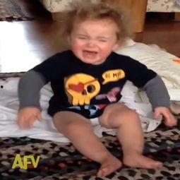 吃瓜把小孩吓哭视频,吃瓜视频吓哭小孩，网友热议安全意识教育